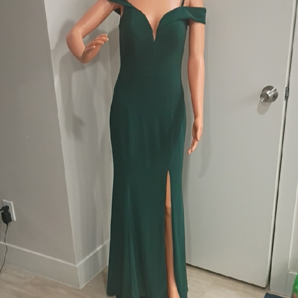 Elegant Strapless Green Gown